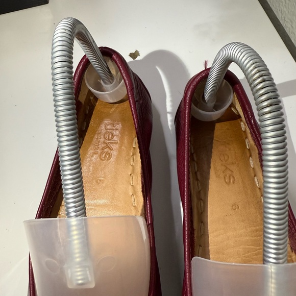 Tieks Maroon Leather Flats - Picture 4 of 6